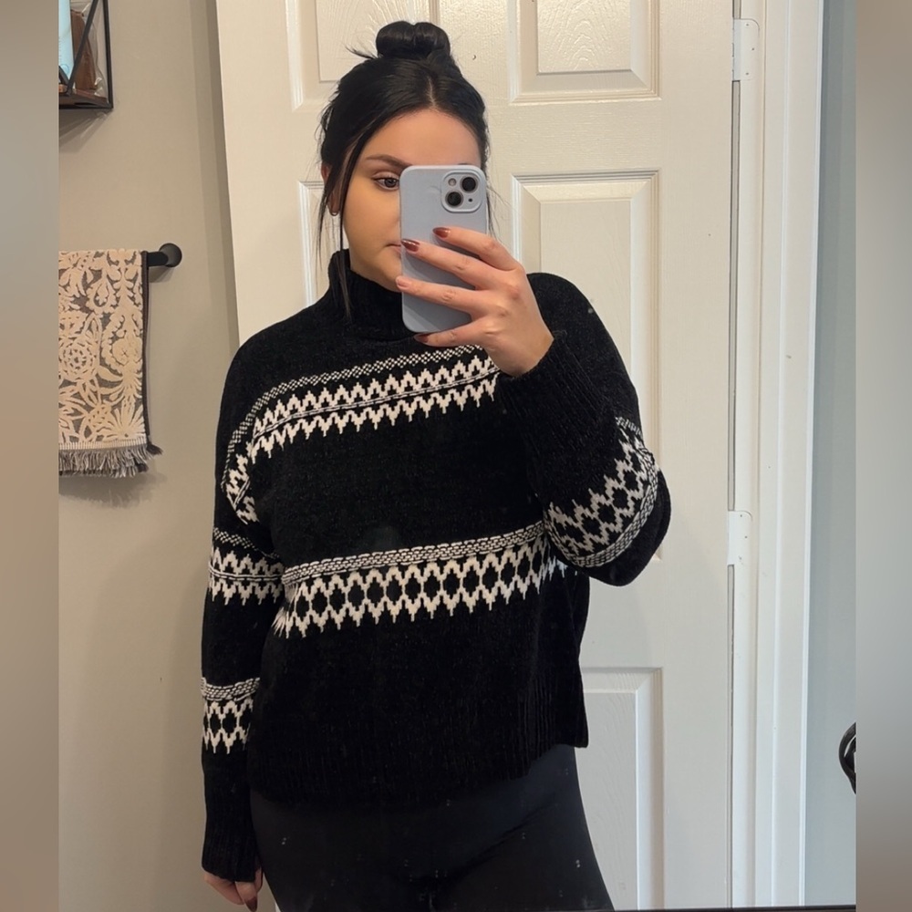 Christian Siriano Black and White Sweater - Size XL - NWOT